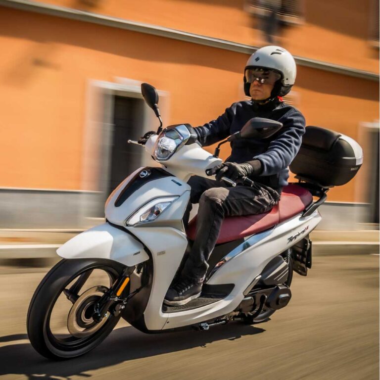 Noleggio Scooter & Auto a Ischia Costabilerent Autonoleggio